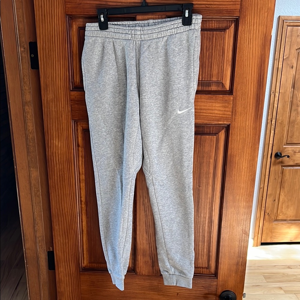 Nike Men’s Gray Sweatpants